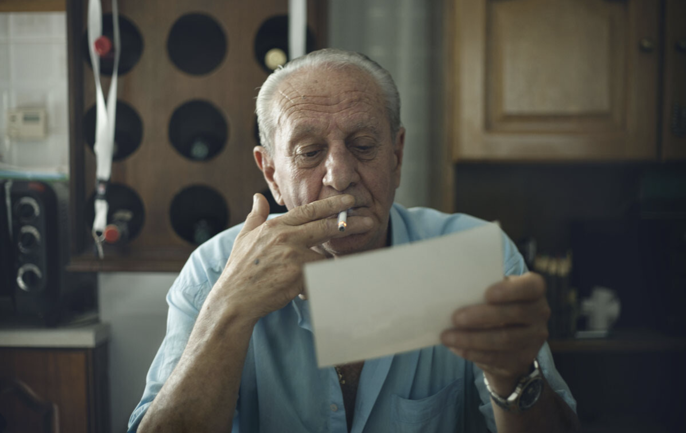 pavlos smoking